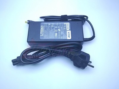 Блок питания (19V/4.74A/90W) для ноутбука Acer Aspire 1300/1640/1680/2000/3000/3680/5570/7520/TravelMate C100/C300/230/290/2310/2480/3200/4060/5100/5720/8100/Extensa 4220/4620/5220/5620 с кабелем [23868]